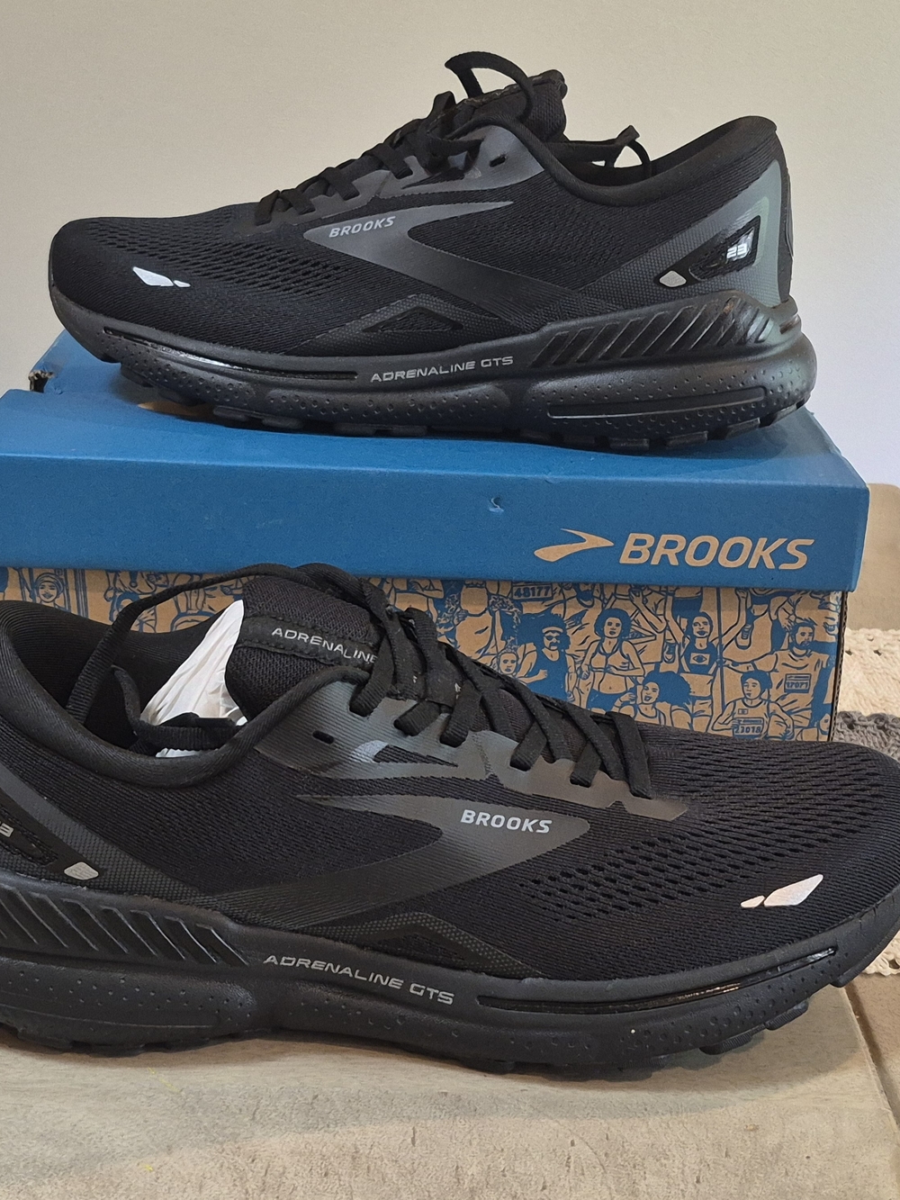 Brooks Black Adrenaline GTS Men's Running Shoes 11M